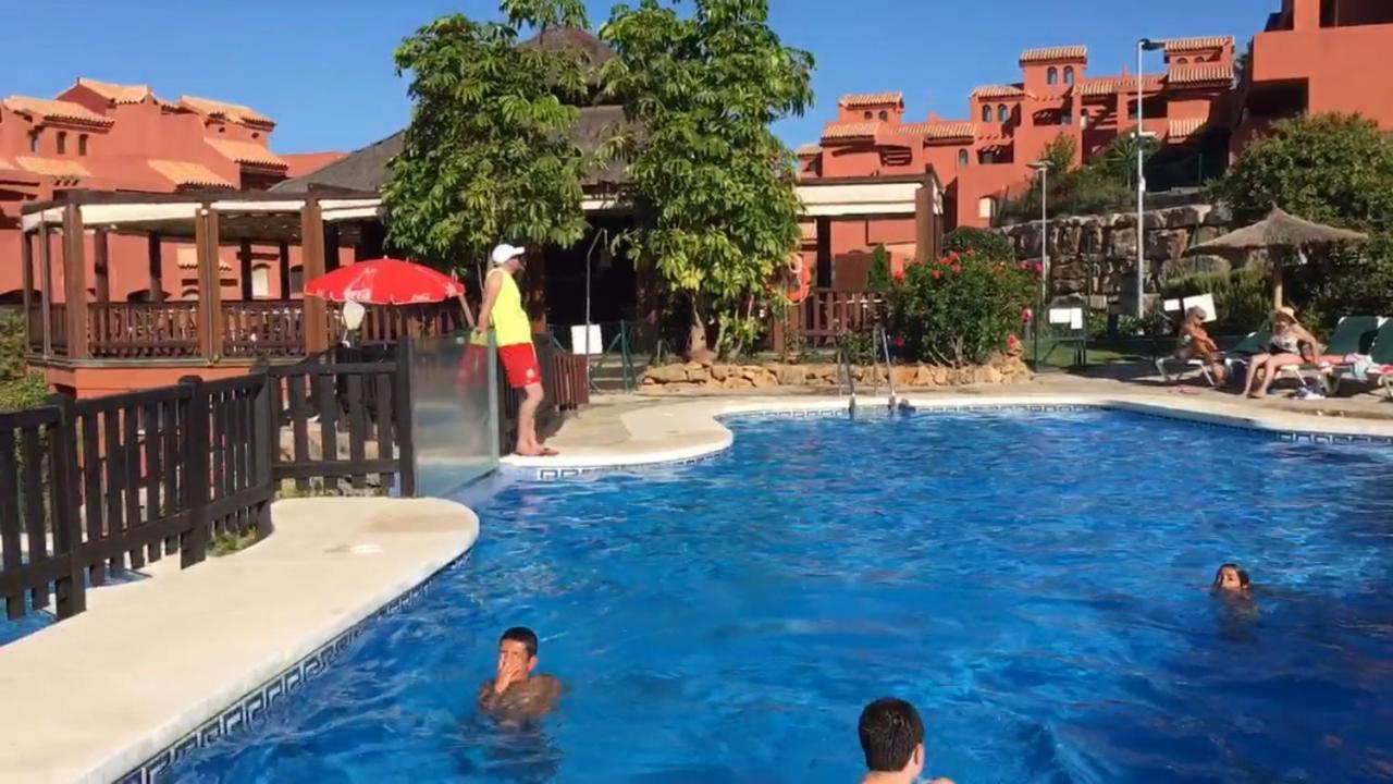 Luxury 2-Bedrooms & Bathrooms Estepona Apartment ภายนอก รูปภาพ